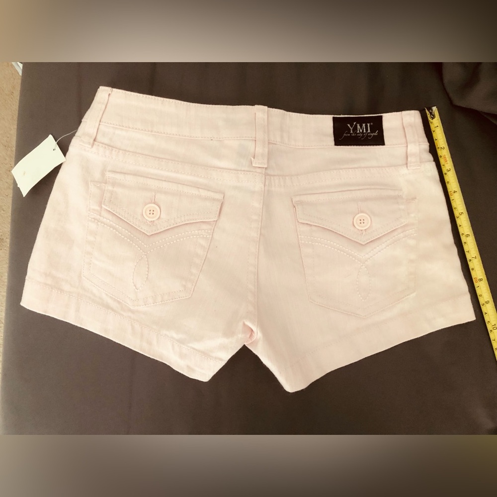 90’s NWT YMI light pink shorts. Size 5, fit like 3 imo, stretchy, textured. - Picture 2 of 6